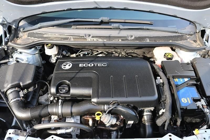 Used Vauxhall Astra 130 HP (95 kW) 2013 Silver Hatchback