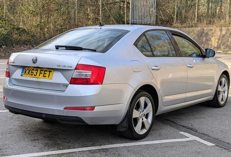 Używany Skoda Octavia Elegance 2013 Srebrny Hatchback