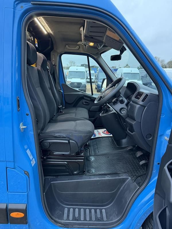 Used Renault Master Business 2021 Blue Van