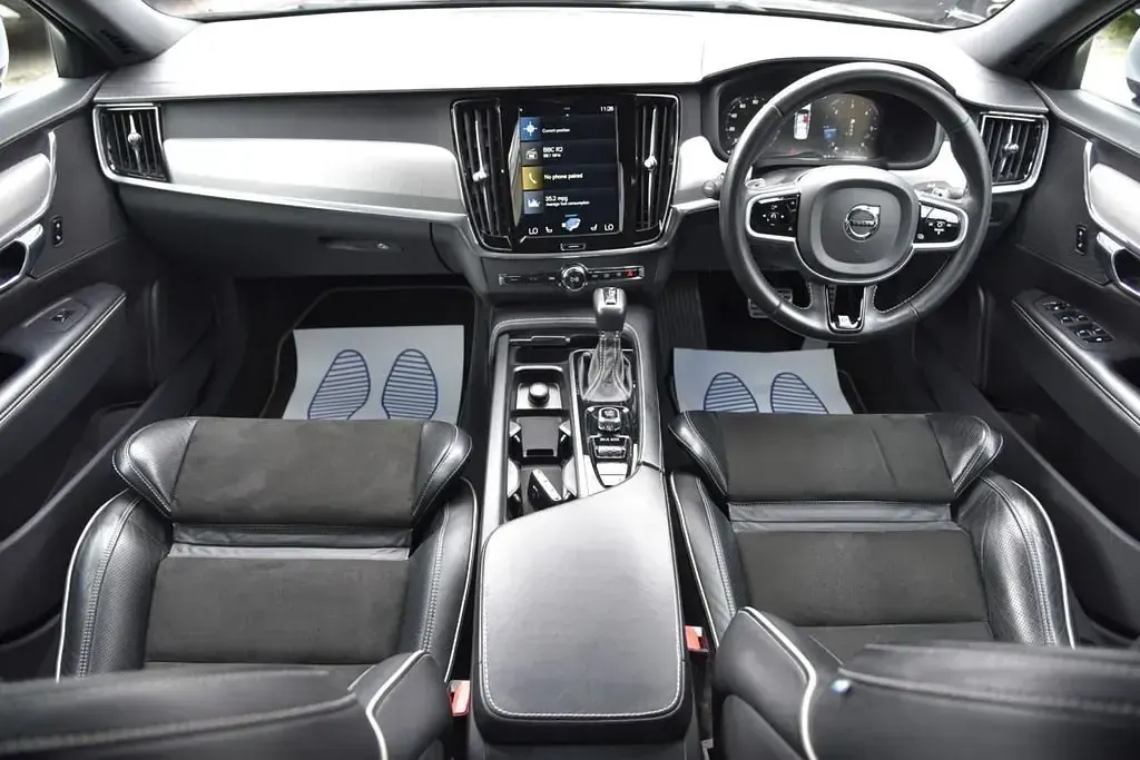 Usado Volvo S90 R-Design 190 CV (139 kW) 2018 Gris Berlina