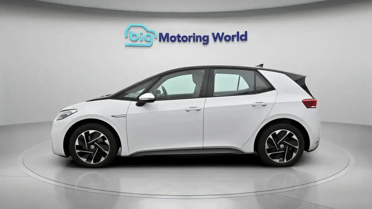 Used VW ID.3 Pure 110 kW (150 HP) 2021 White Hatchback