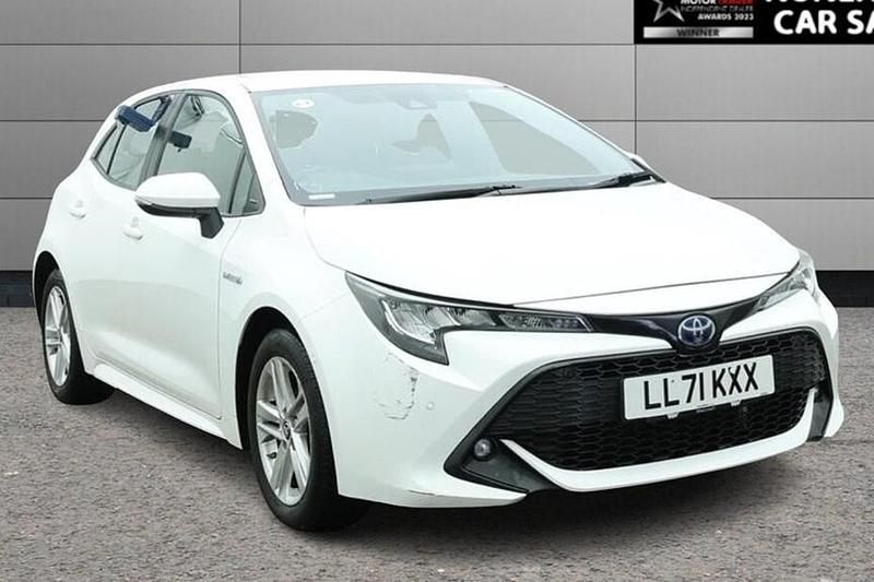 Used Toyota Corolla 2022 White Hatchback