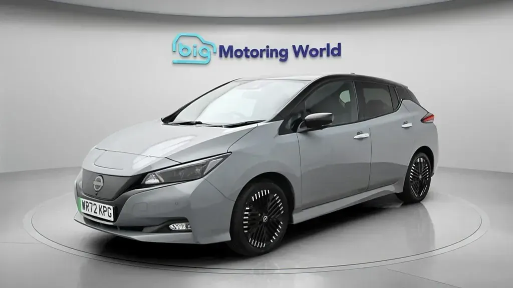 Begagnad Nissan Leaf N-Connecta 110 kW (150 HK) 2022 Halvkombi
