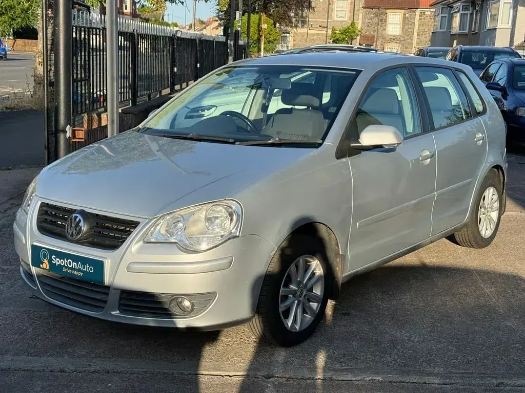 Used VW Polo S 75 HP (55 kW) 2007 Silver Hatchback