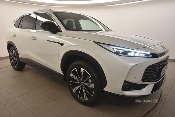 White New 2025 MG HS Trophy SUV | £25,195 (A bit pricey) - Image 1/4