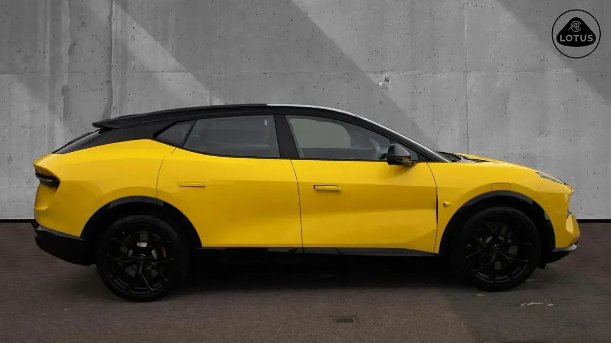 Used Lotus Eletre 450 kW (612 HP) 2024 Yellow SUV