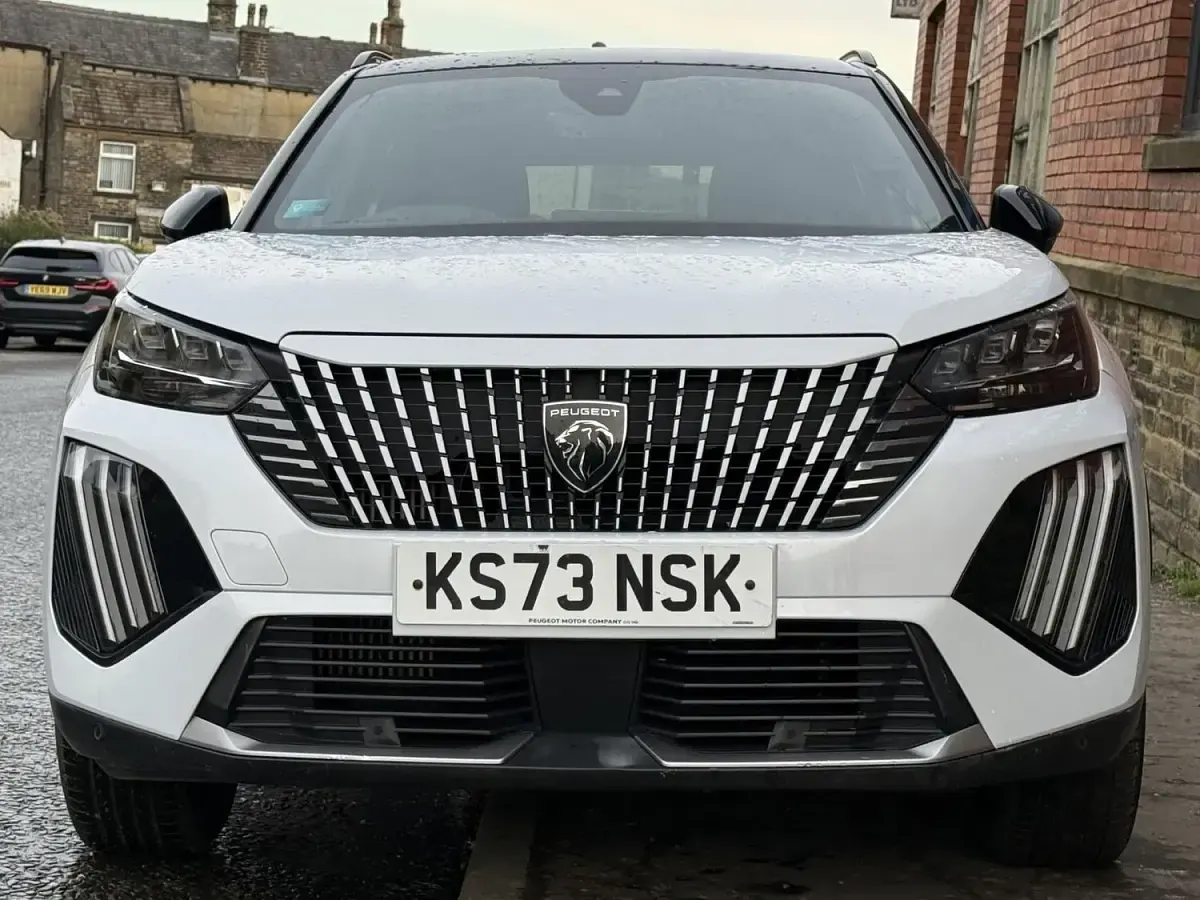 Used Peugeot 2008 GT 131 HP (96 kW) 2023 White SUV