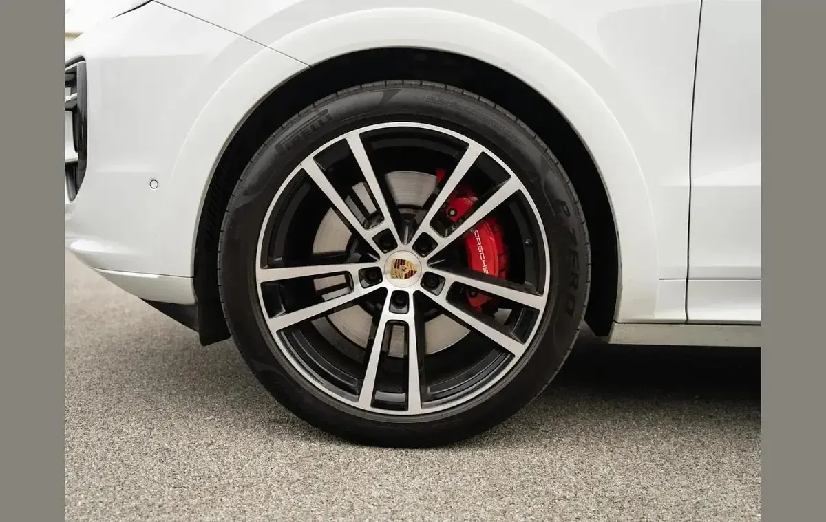 Used Porsche Cayenne 468 HP (344 kW) 2023 White SUV