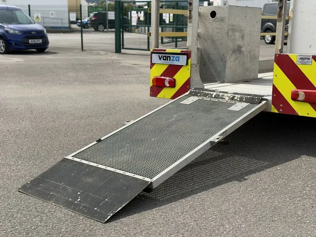 Used Peugeot Boxer 138 HP (101 kW) 2022 White Van