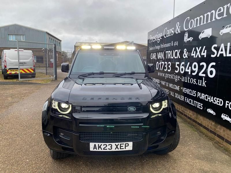 Used Land Rover Defender SE Dynamic 2023 Black SUV