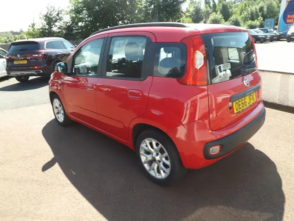 Used Fiat Panda Lounge 69 HP (50 kW) 2016 Red Hatchback