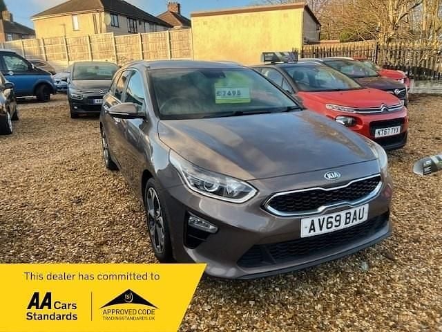 Used Kia Ceed 2019 Brown Hatchback