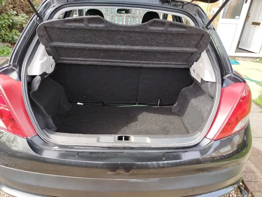Begagnad Peugeot 207 Active 2012 Svart Halvkombi