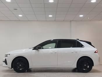 New Vauxhall Astra 130 HP (95 kW) 2025 Brilliant paint  arctic white Hatchback