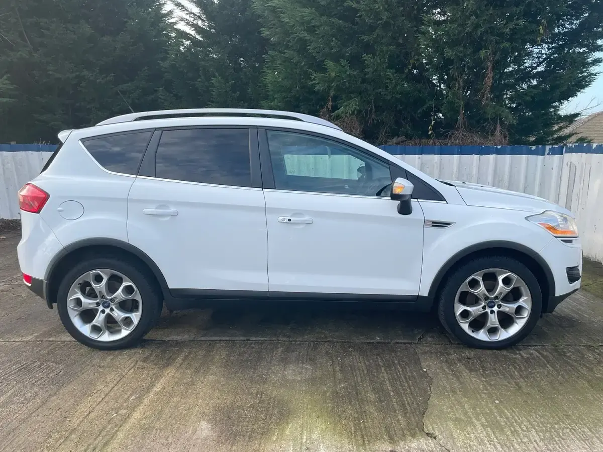 Used Ford Kuga Titanium 163 HP (119 kW) 2011 White SUV