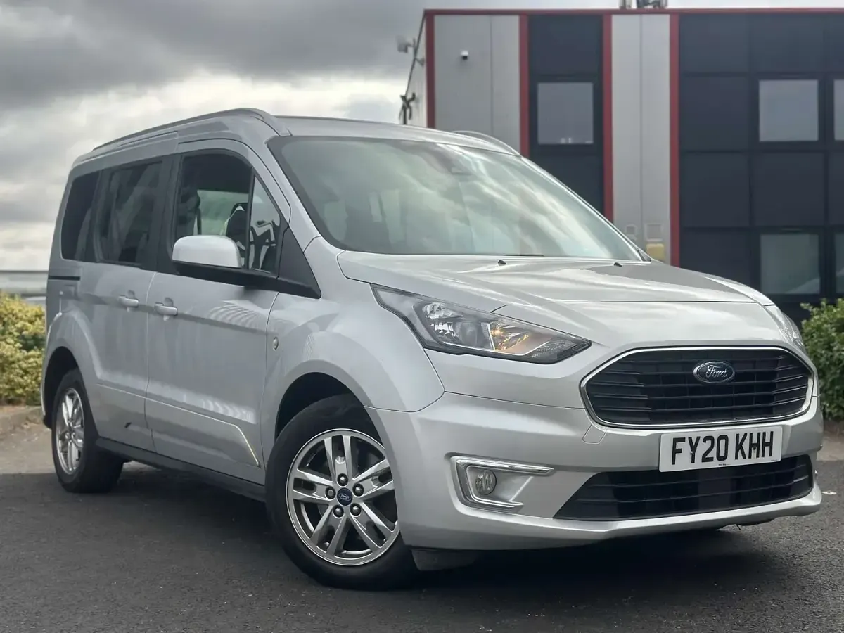 Used Ford Tourneo Connect Titanium 120 HP (88 kW) 2020 Silver MPV