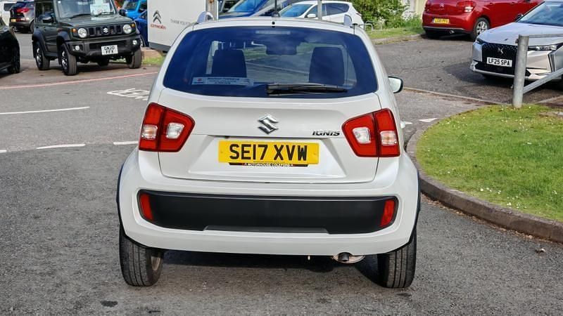 Usado Suzuki Ignis SZ5 90 HP (66 kW) 2017 Branco SUV