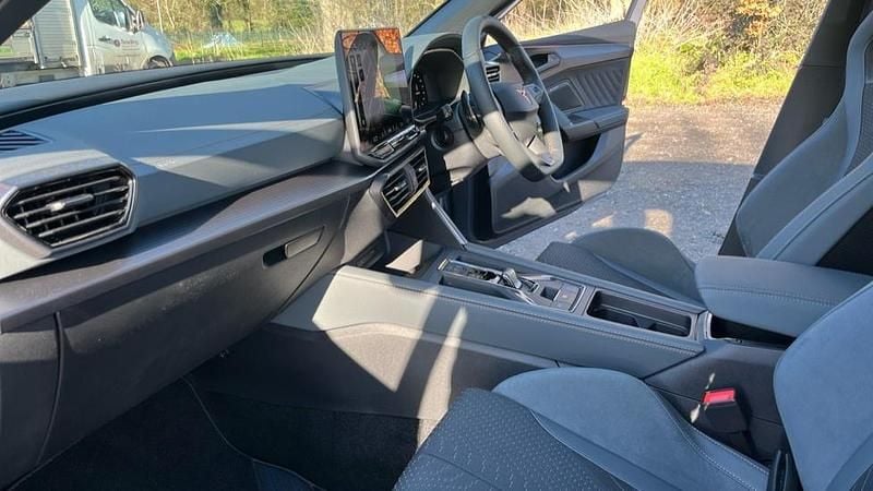 New Cupra Leon VZ3 272 HP (200 kW) 2026 Special metallic  graphene grey Hatchback