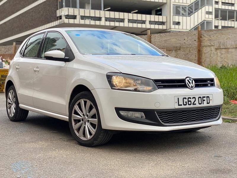 Used VW Polo SEL 105 HP (77 kW) 2013 White Hatchback
