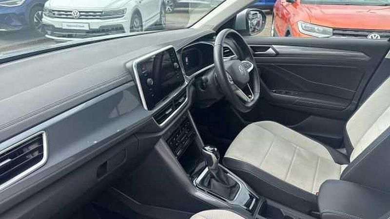 Usado VW T-Roc Style 150 HP (110 kW) 2023 Prateado SUV