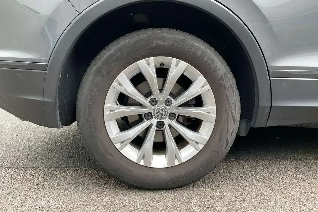Used VW Tiguan S 123 HP (90 kW) 2017 Grey SUV