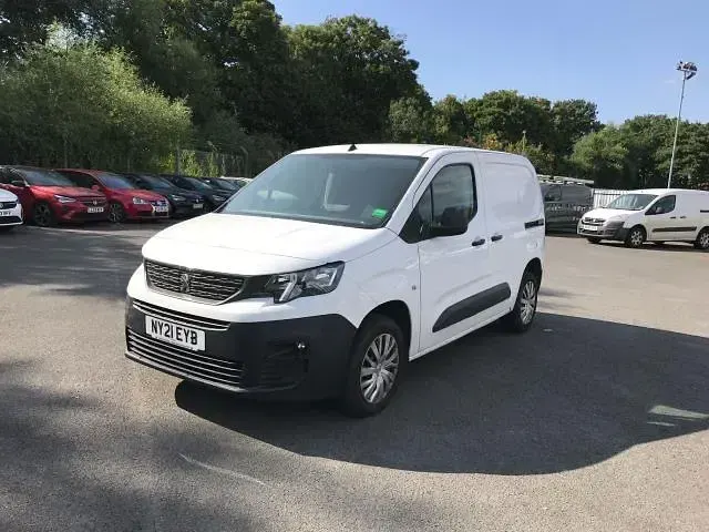 Used Peugeot Partner 2021 White MPV