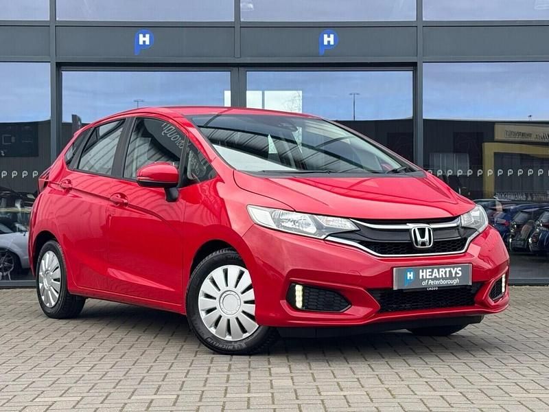 Used Honda Jazz S 102 HP (75 kW) 2019 Red Hatchback