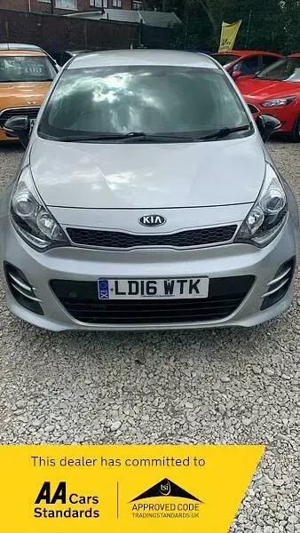 Used Kia Rio 90 HP (66 kW) 2016 Silver Hatchback