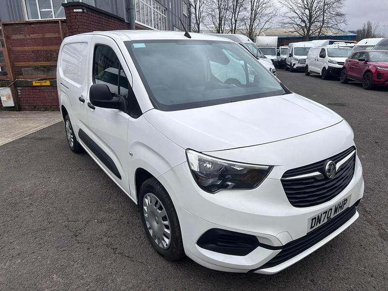 Used Vauxhall Combo Sportive 100 HP (73 kW) 2020 White Van