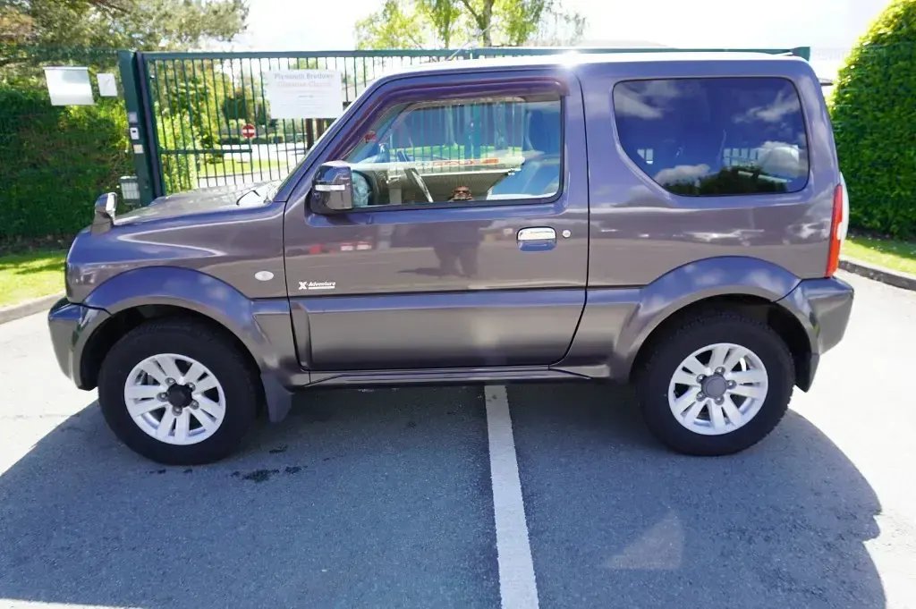 Used Suzuki Jimny Adventure 85 HP (62 kW) 2013 Grey SUV