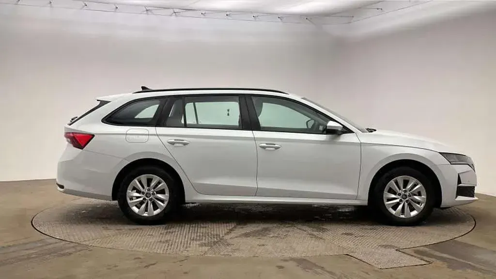 Nuevo Skoda Octavia SE Technology 116 CV (85 kW) 2025 Blanco Familiar