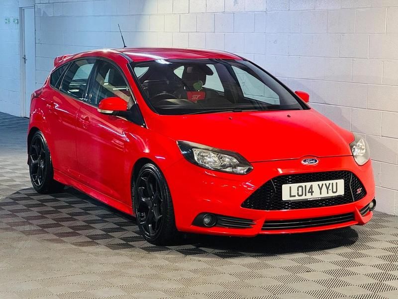 Red Used 2014 Ford Focus ST Hatchback | £5,989 (Super price) - Image 1/4