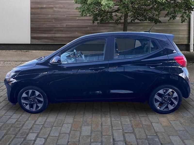 Used Hyundai i10 Advanced 63 HP (46 kW) 2025 Black Hatchback