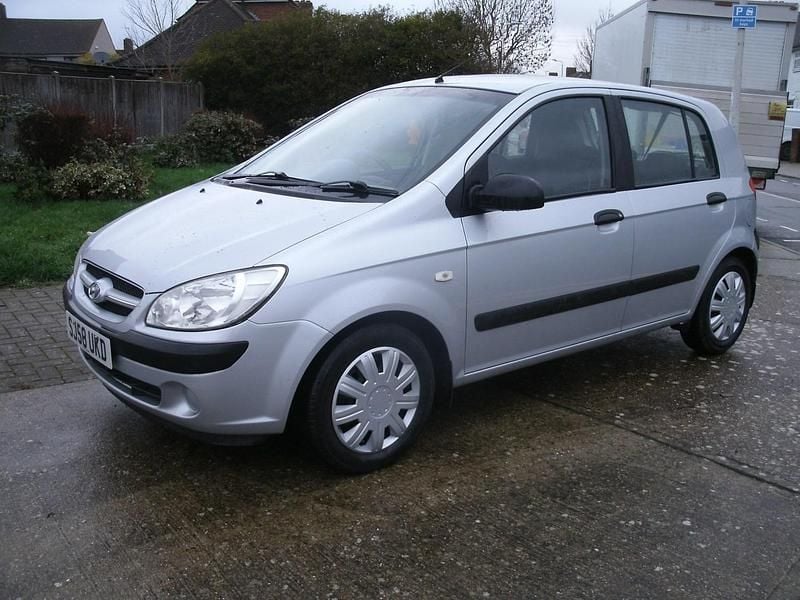 Used Hyundai Getz 95 HP (69 kW) 2008 Silver Hatchback