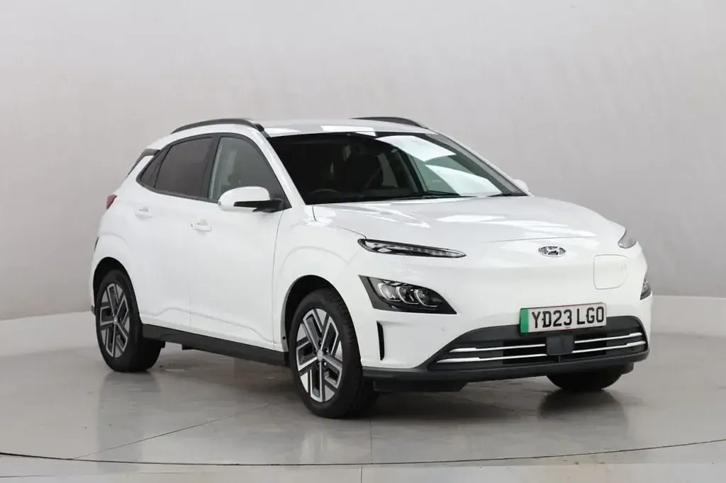 Second-hand Hyundai Kona Premium 100 kW (136 CP) 2023 Alb SUV