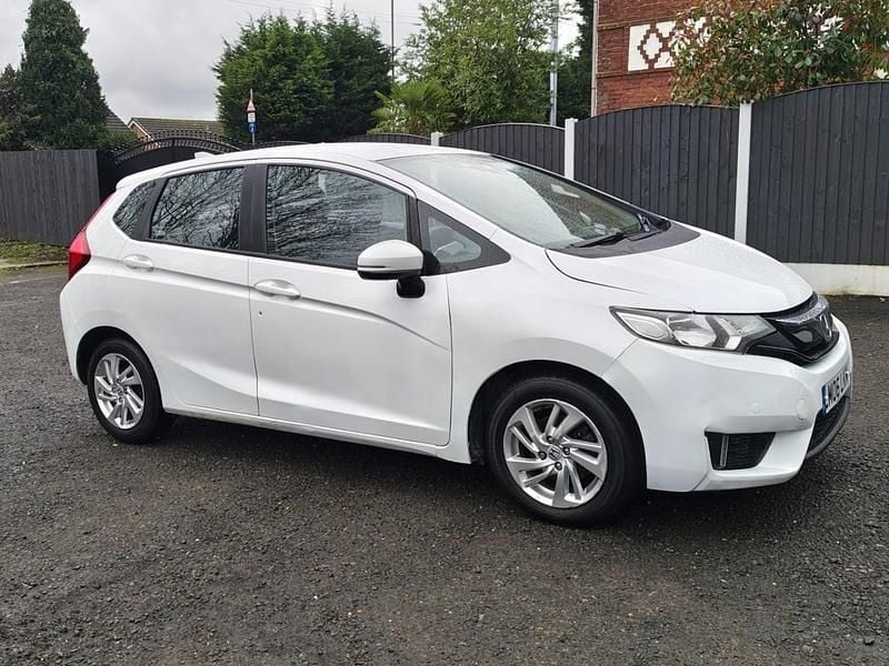 Used Honda Jazz SE 2015 White Hatchback