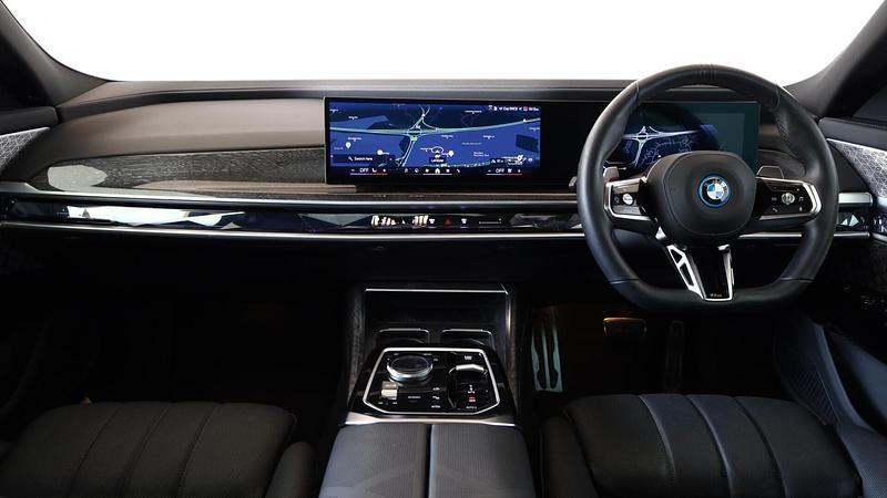 Used BMW 750e M Sport 482 HP (354 kW) 2024 Blue Sedan
