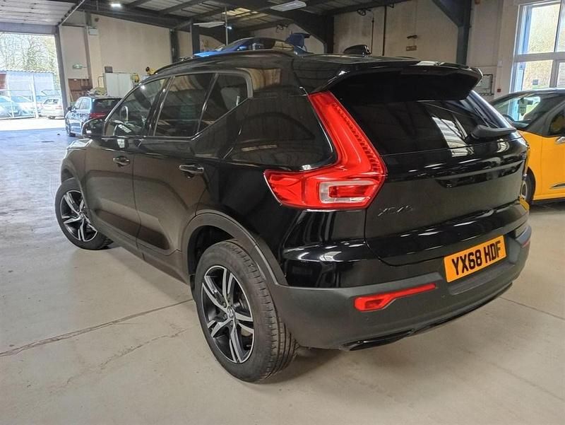 Used Volvo XC40 R-Design 150 HP (110 kW) 2018 Black SUV