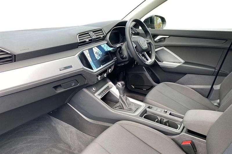 Begagnad Audi Q3 Design 150 HK (110 kW) 2022 Svart SUV