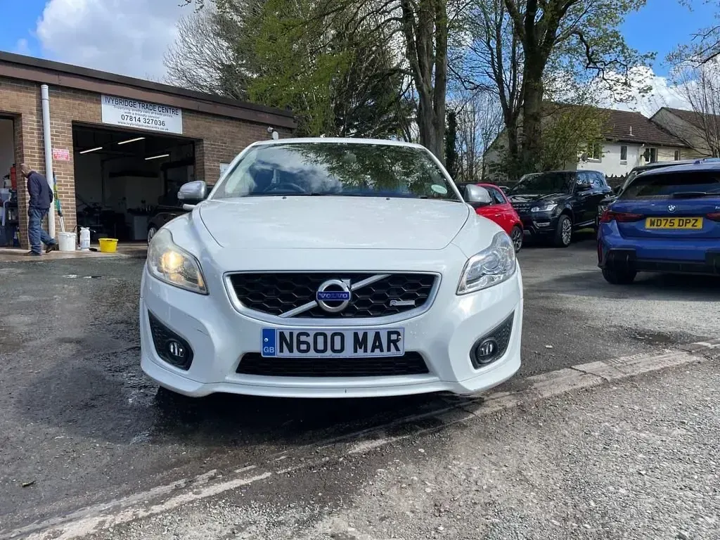 Used Volvo C30 R-Design 230 HP (169 kW) 2011 White Hatchback