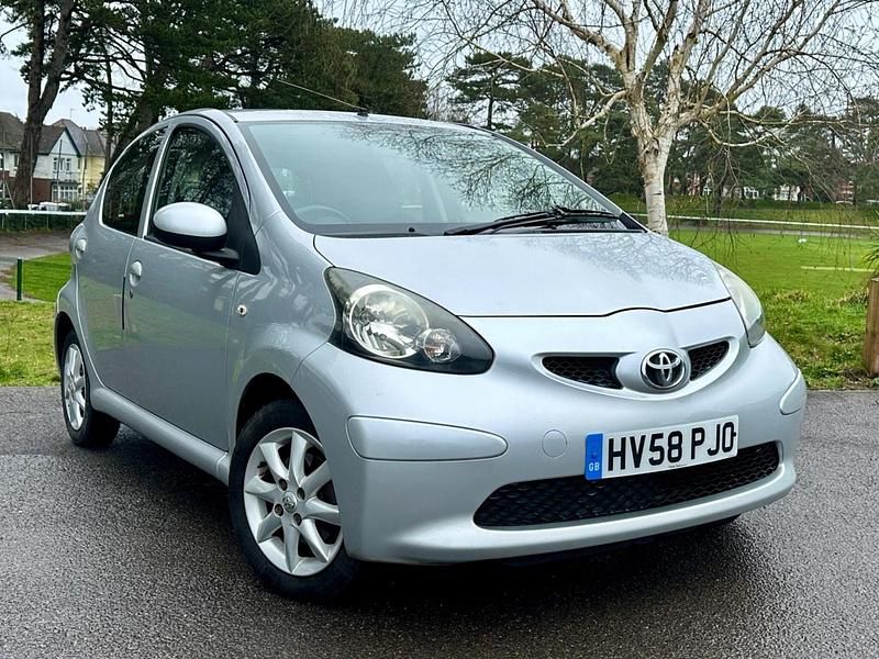 Silver Used 2008 Toyota Aygo Platinum Hatchback | £2,250 (Fair price) - Image 1/4