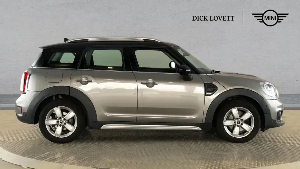 Used Mini Cooper Countryman Classic 134 HP (98 kW) 2019 Silver SUV