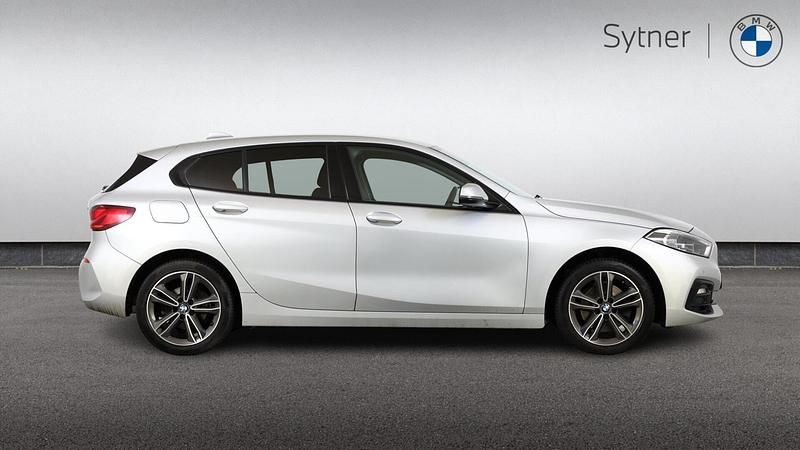 Used BMW 118 Sport Line 138 HP (101 kW) 2019 Silver Hatchback