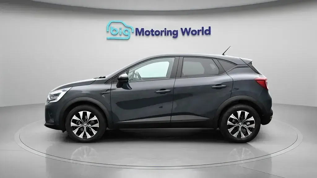 Begagnad Renault Captur Evolution 145 HK (106 kW) 2023 Blå SUV