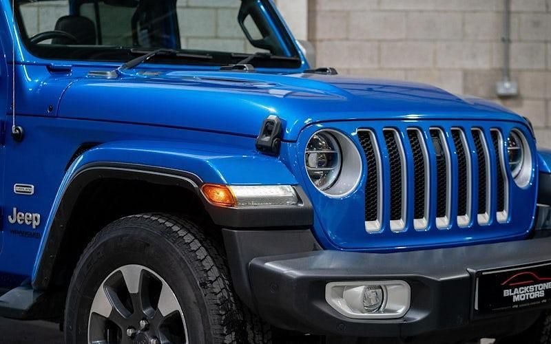 Used Jeep Wrangler Overland 272 HP (200 kW) 2022 Blue SUV