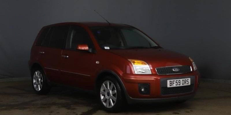 Red Used 2009 Ford Fusion Titanium Hatchback | £3,490 (Fair price) - Image 1/4