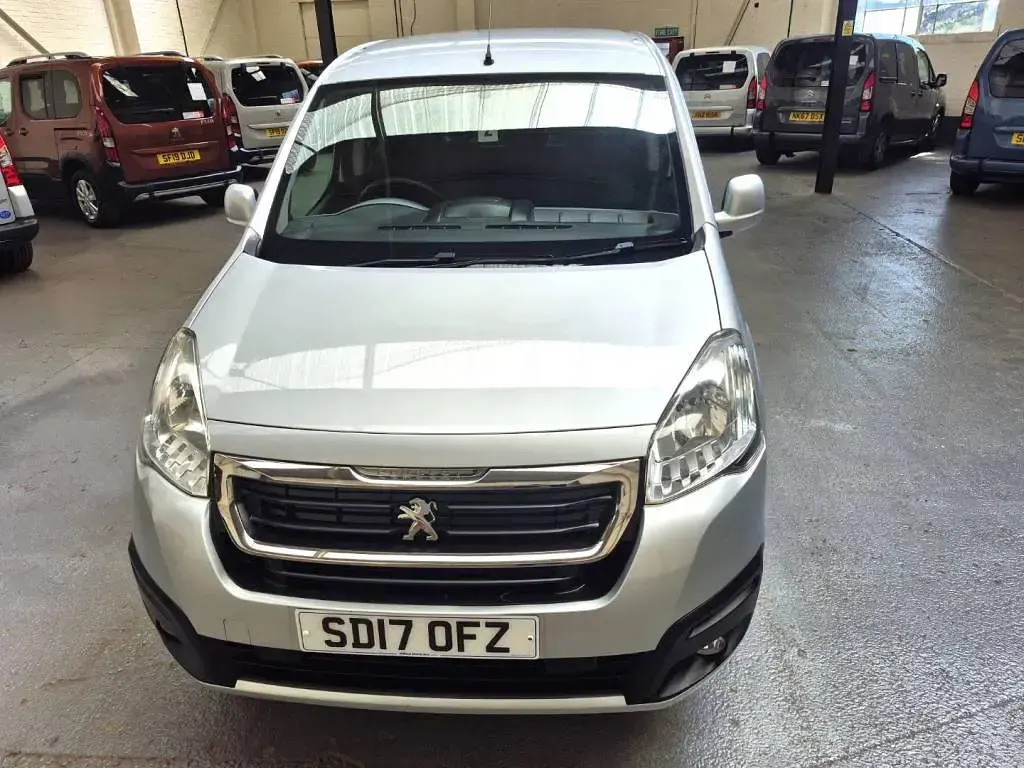 Used Peugeot Partner Allure 2017 Silver MPV