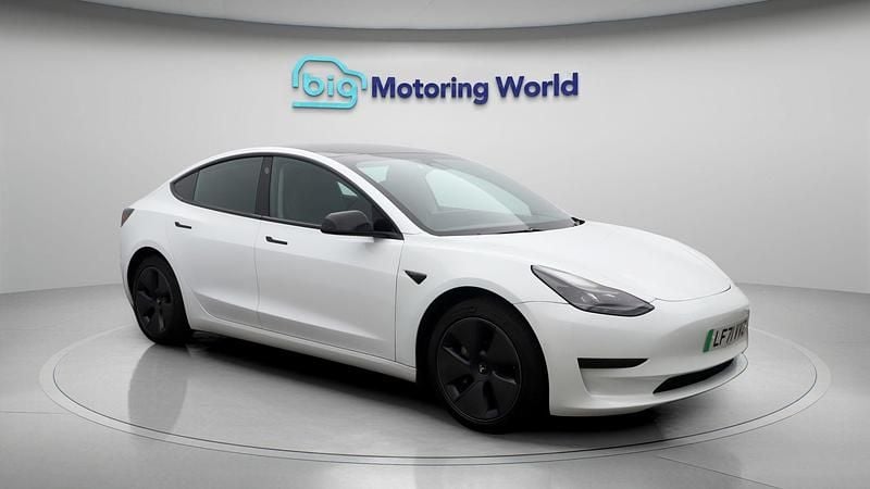 Used 2021 Tesla Model 3 Standard Range Plus Sedan | £17,400 (Fair price) - Image 1/4