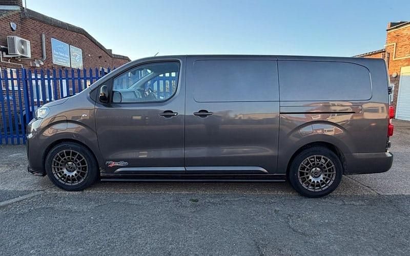 Used Peugeot e-Expert Premium 100 kW (136 HP) 2023 Van