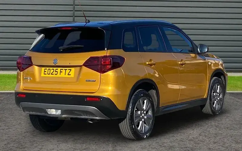 Second-hand Suzuki Vitara 129 CP (94 kW) 2025 Galben SUV